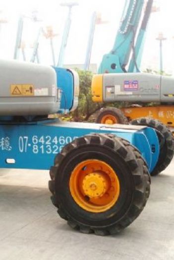 40m直臂輪胎高空作業車